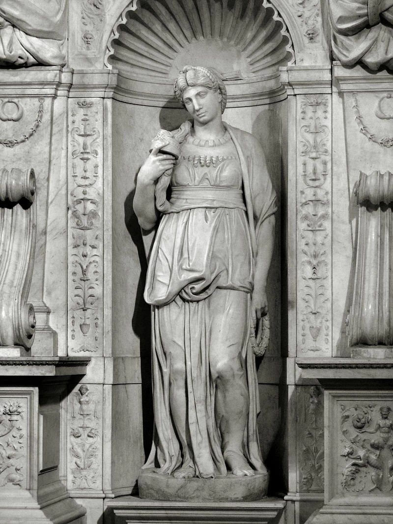 Lia alla tomba di Michelangelo per Giulio II a San Pietro in Vincoli